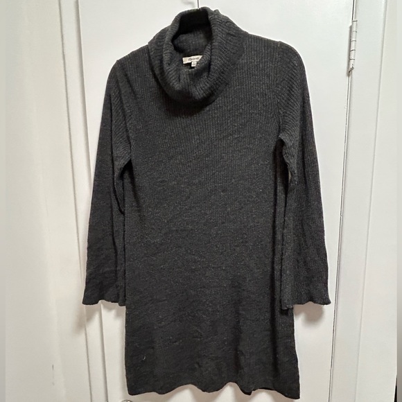 Madewell- Bell-sleeve Turtleneck Sweater-Dress- color dark grey- size small - Picture 3 of 3
